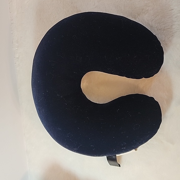 Navy Travel Neck Pillow & Blanket Set - Picture 5 of 10